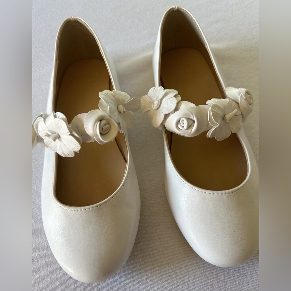 Janie and Jack Flower Flats - Picture 2 of 4
